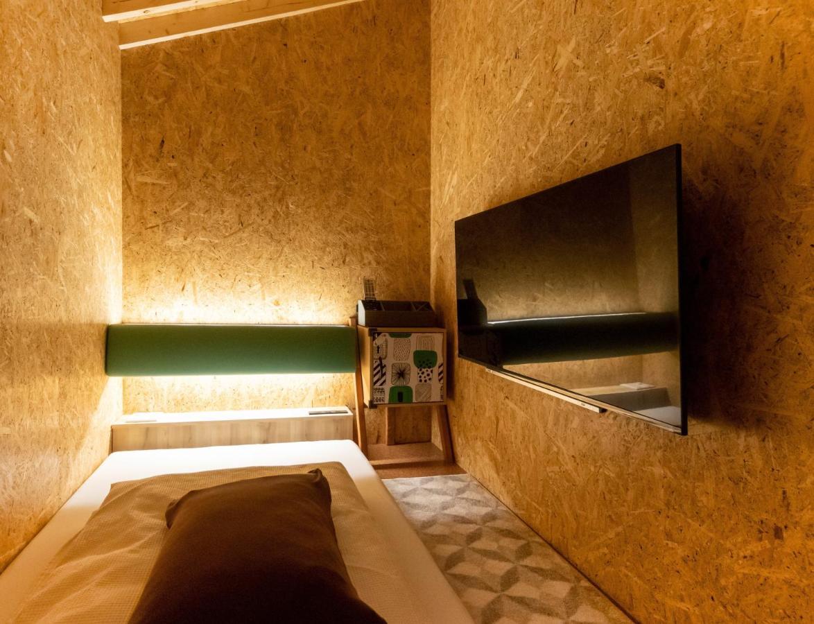 Eegee Kamata Hotel a capsule