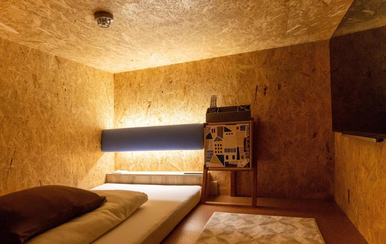 Eegee Kamata Hotel a capsule 2*